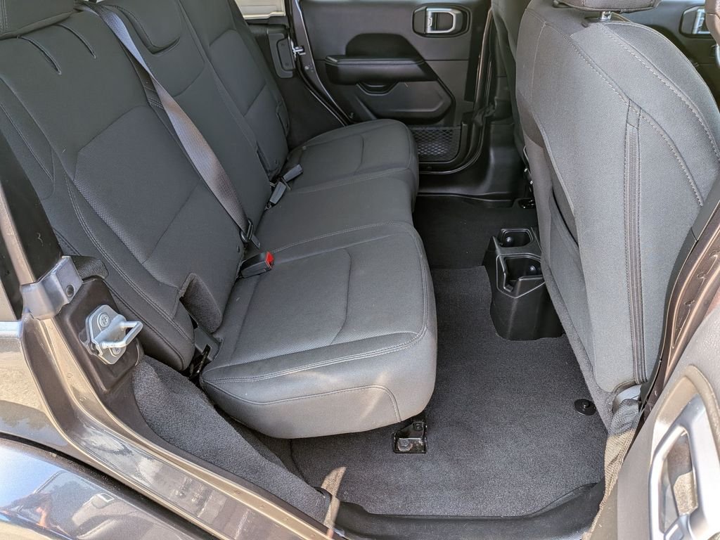 Used 2018 Gray Jeep Unlimited Sahara image 17