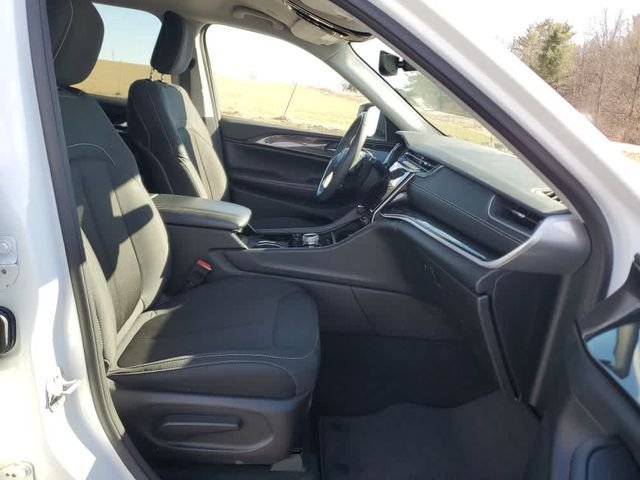 Used 2023 White Jeep Laredo image 23