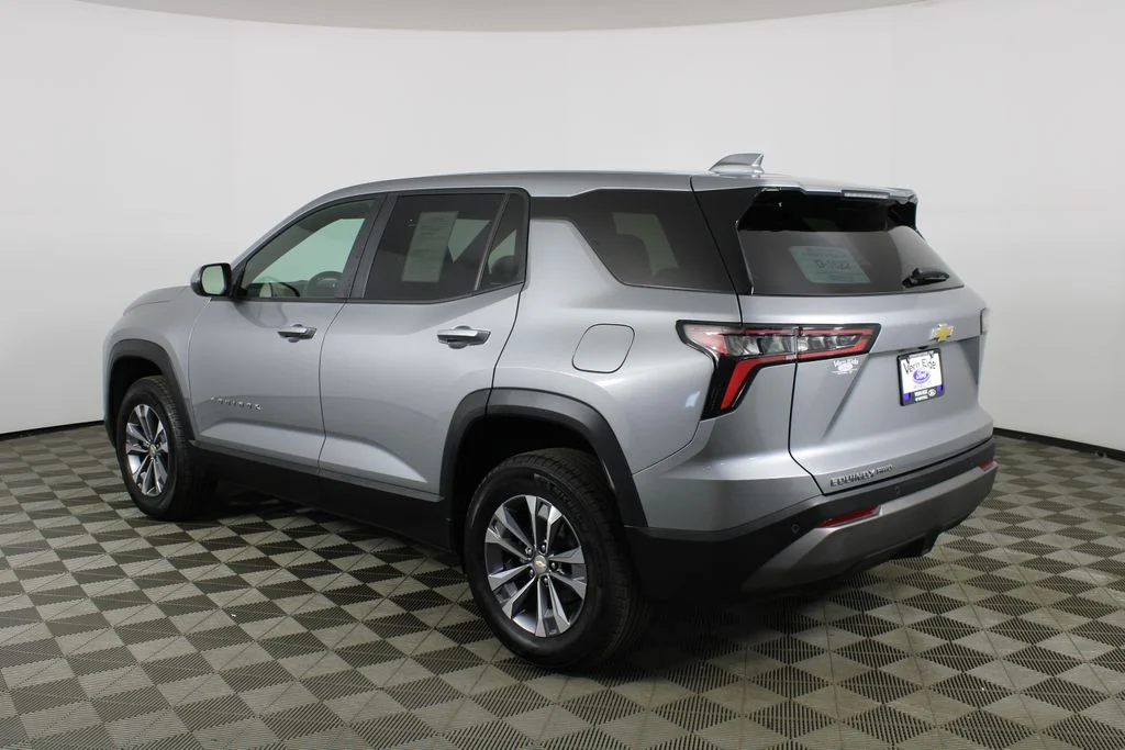 Used 2025 Gray Chevrolet LT image 4