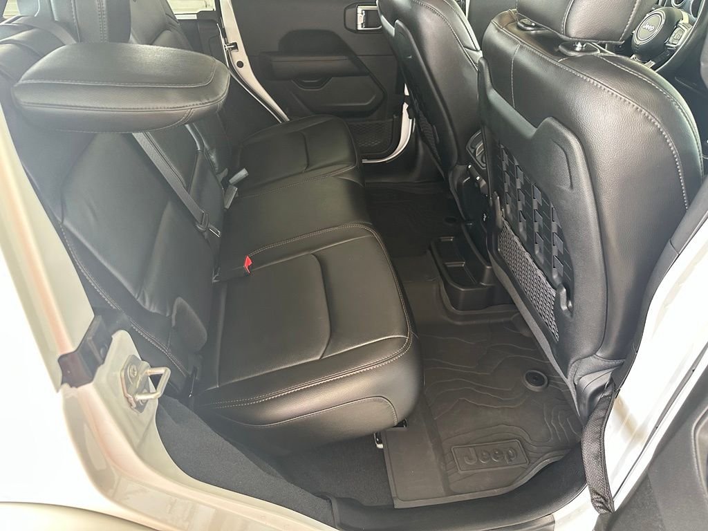 Used 2022 White Jeep Unlimited Rubicon 392 image 32