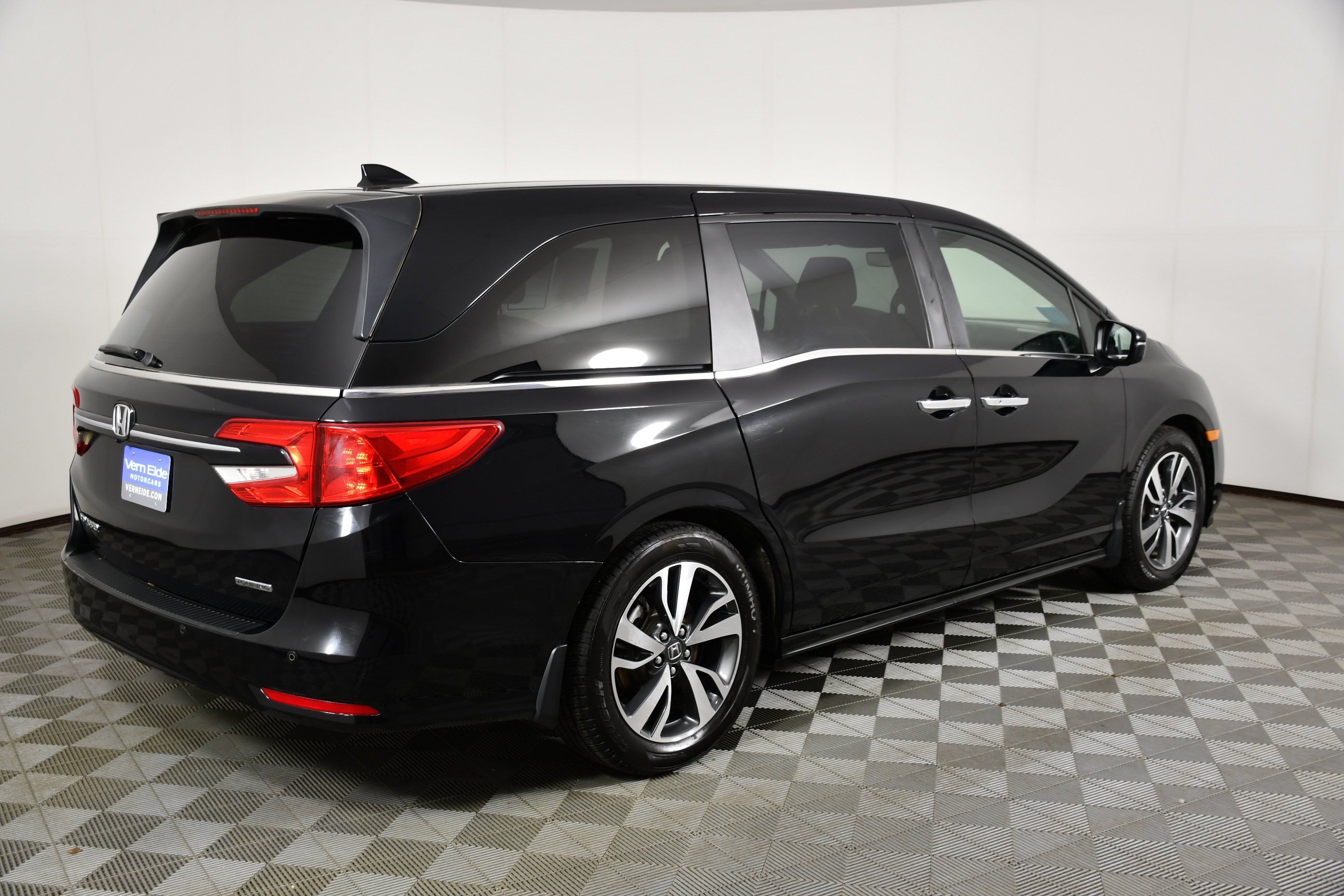 Used 2022 Black Honda Touring image 6