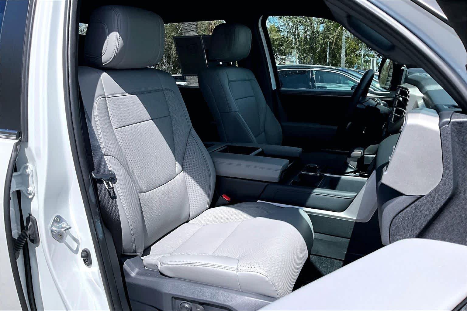 Used 2025 Wind Chill Pearl Toyota Limited Hybrid image 9