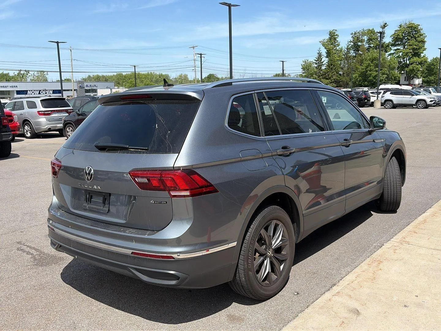 Used 2023 Platinum Gray Metallic Volkswagen SE image 26