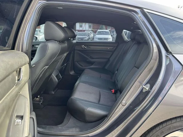 Used 2019  Honda Sport image 17