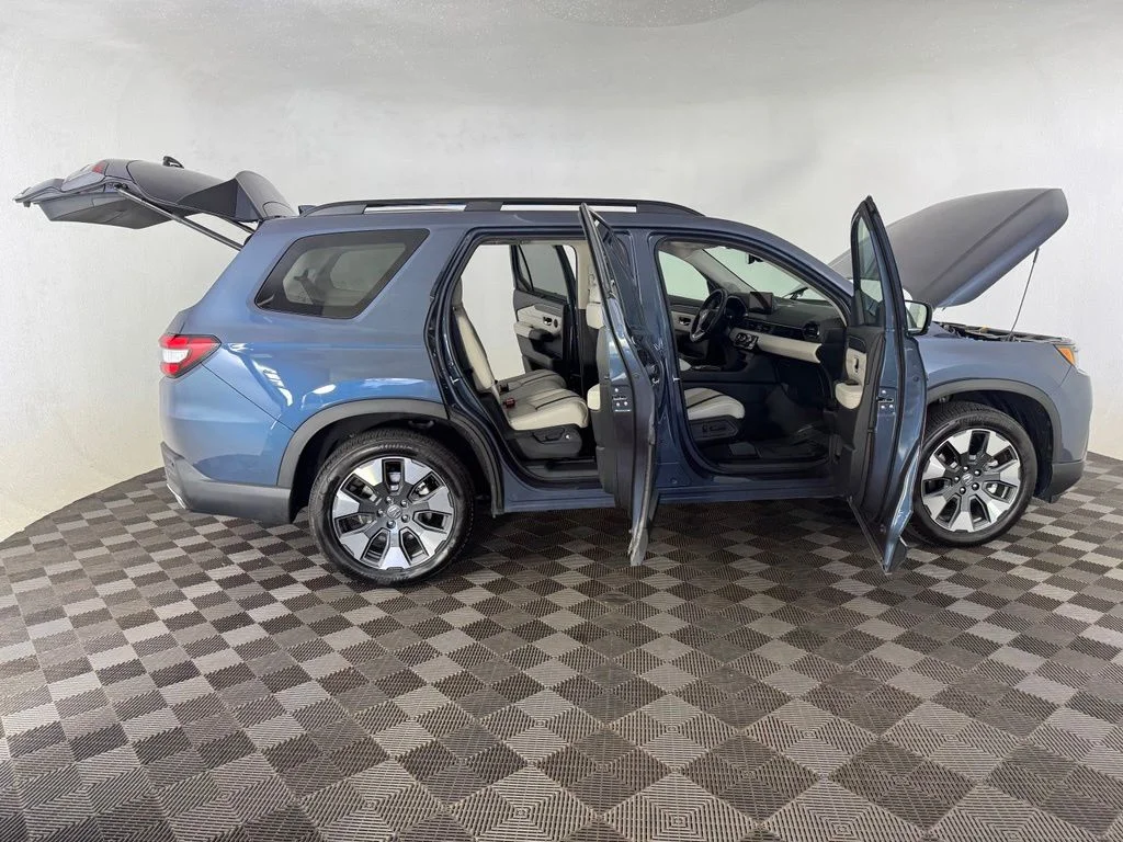Used 2026 Gray Honda Touring image 10