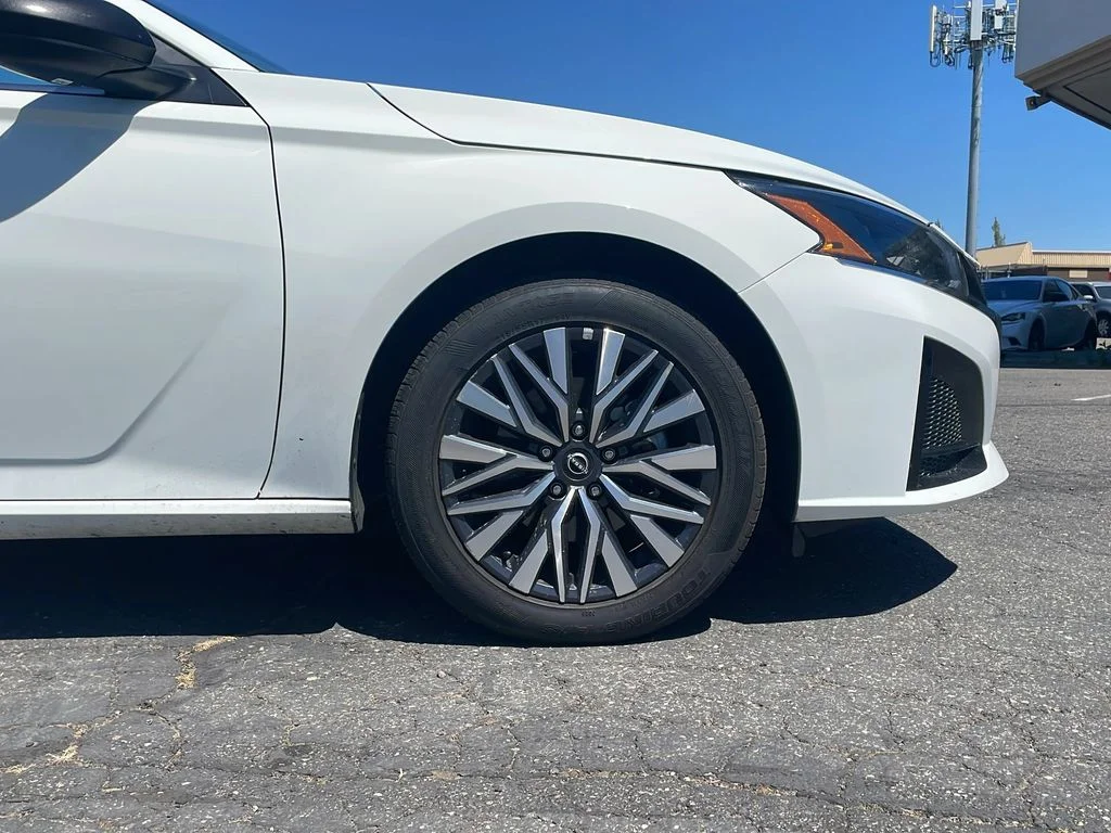 2025 Nissan Altima SV - Photo 24