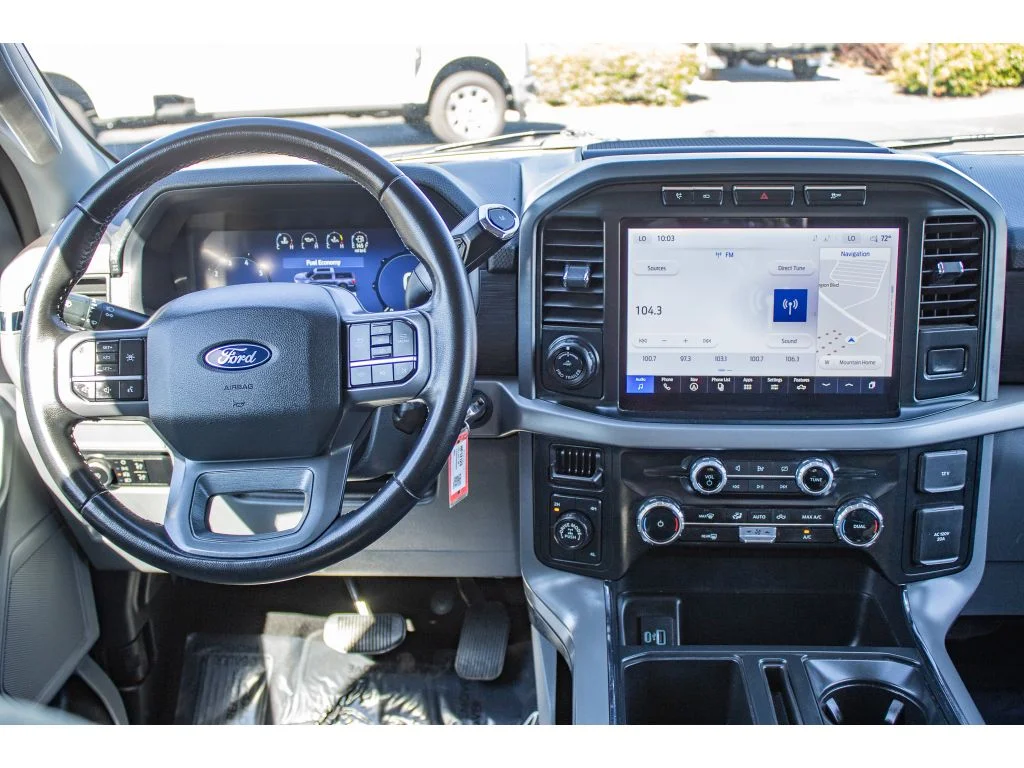 Used 2024 Oxford White Ford XLT image 22