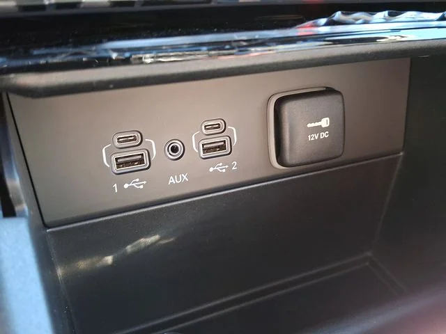 New 2025 Silver Jeep Laredo X image 17