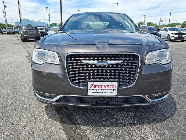 Used 2018 Gray Chrysler Limited image 3