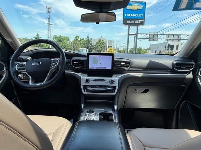 Used 2021 Blue Ford XLT image 4
