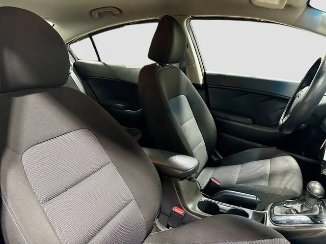 Used 2018  Kia LX image 20