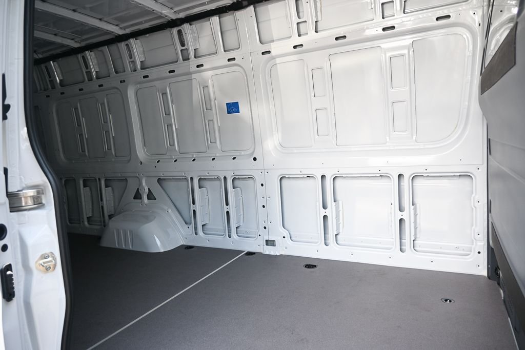 New 2026 Arctic White Mercedes-Benz Cargo 170 WB image 19