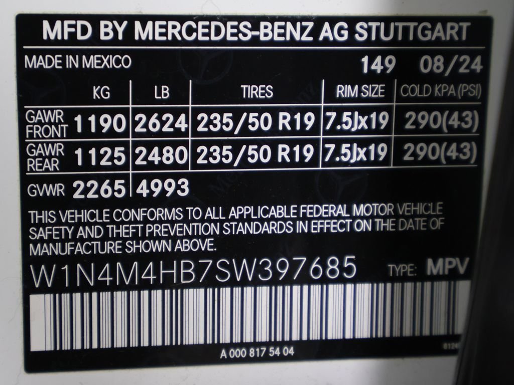 Used 2025 White Mercedes-Benz GLB 250 image 45