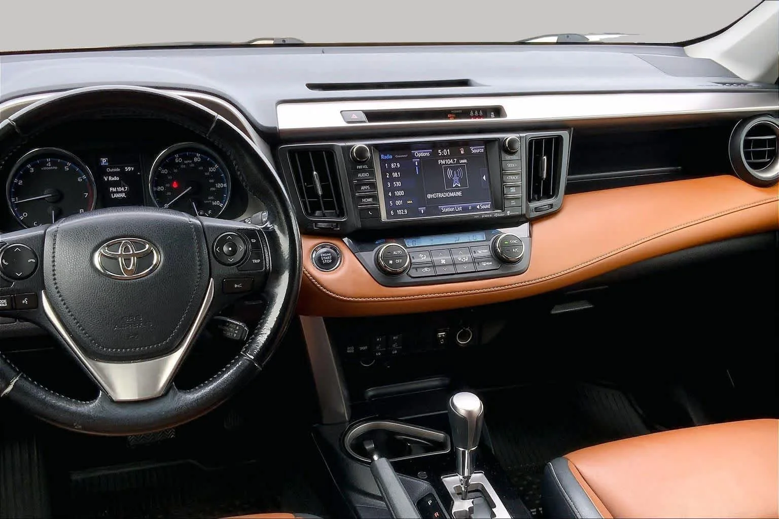 Used 2018 Blizzard Pearl Toyota Limited image 7