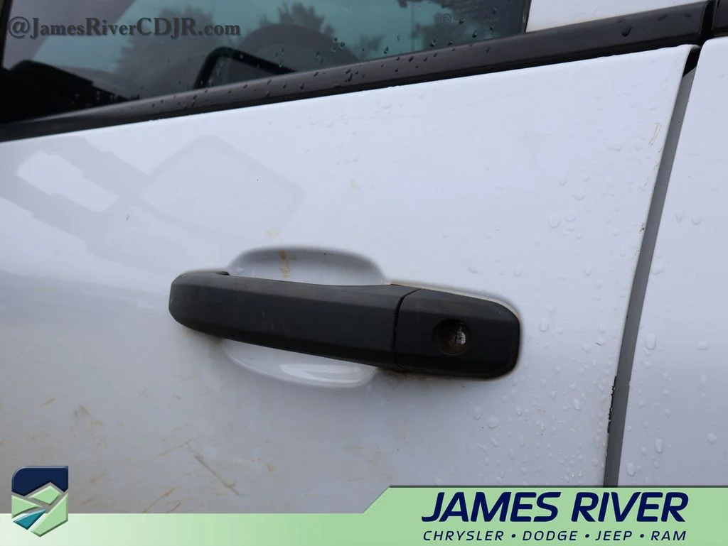 Used 2022 White Chevrolet 1WT image 24