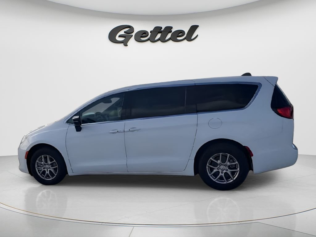 New 2026 Bright White Clear-Coat Exterior Paint Chrysler LX image 5
