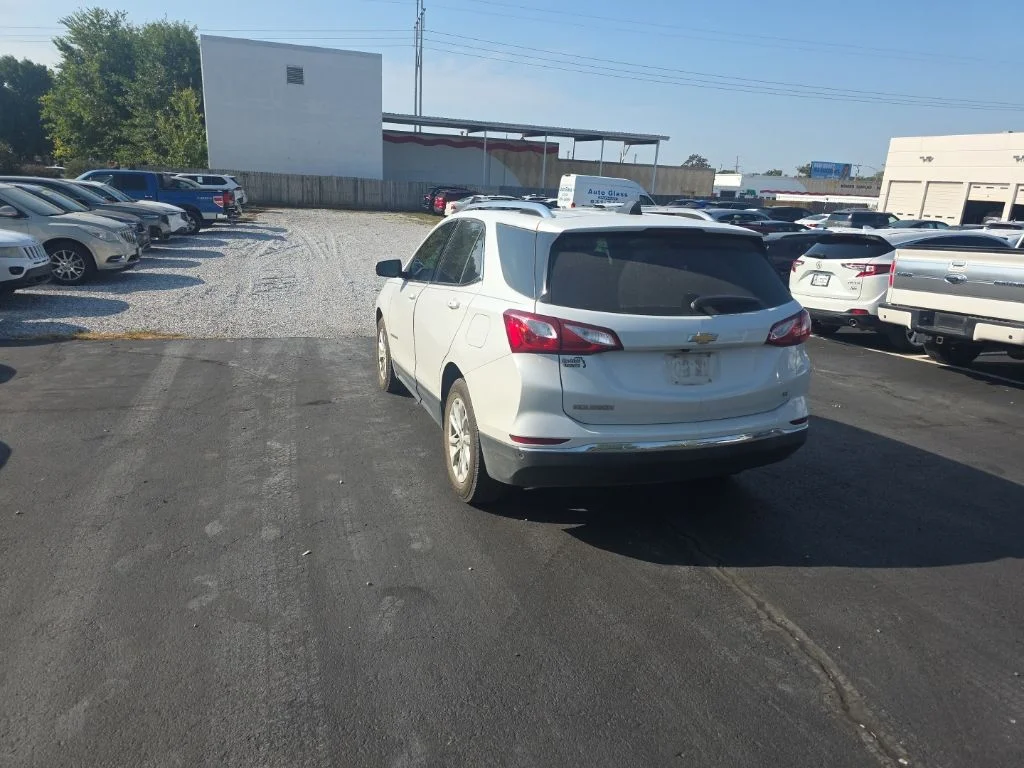 Used 2018 Iridescent Pearl Tricoat Chevrolet LT image 7
