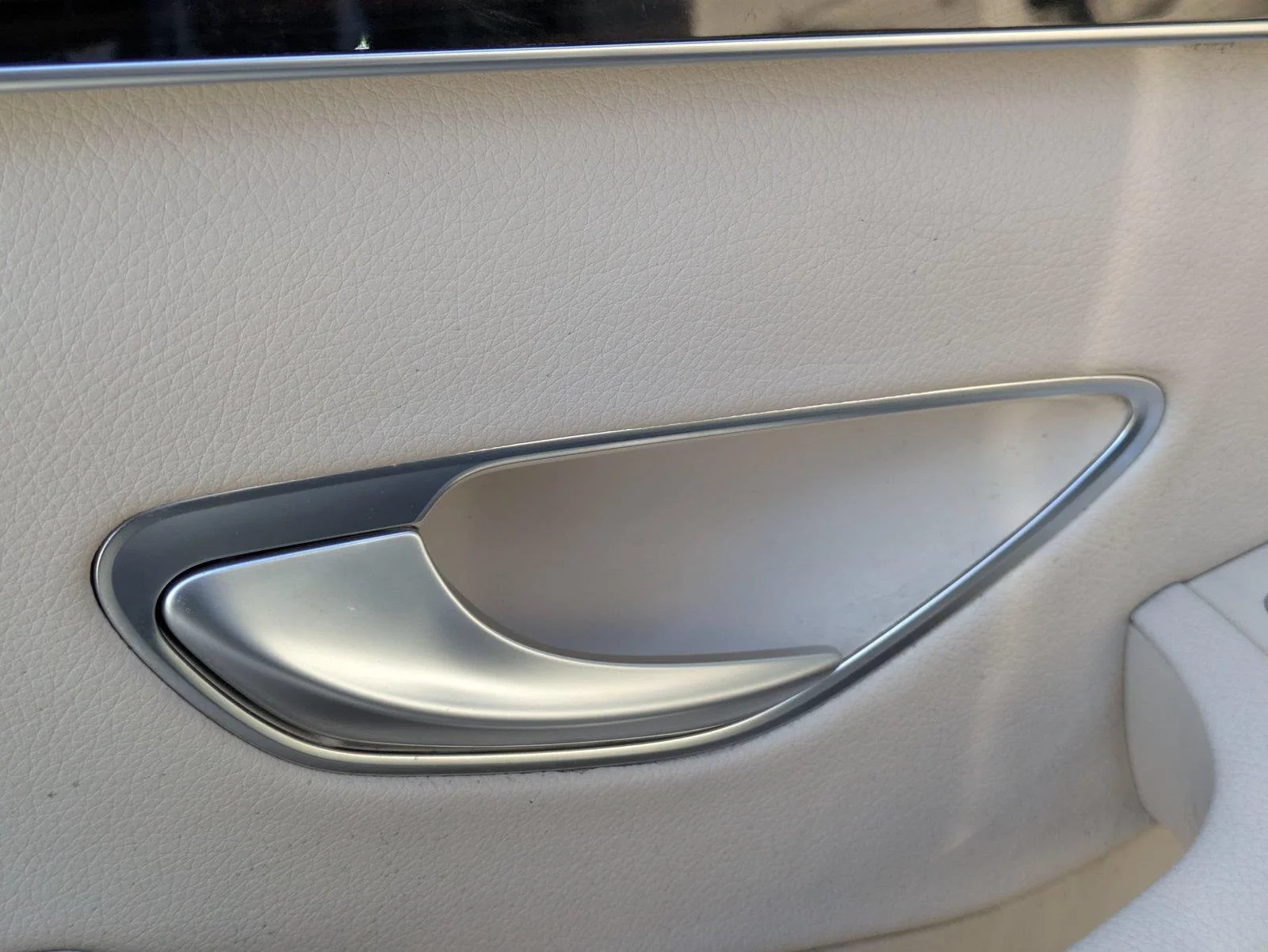 Used 2016 Lunar Blue Metallic Mercedes-Benz GLC 300 image 26