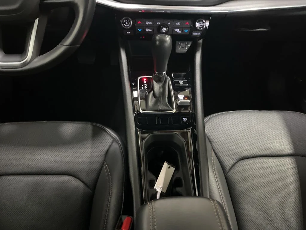 Used 2022 Red Jeep High Altitude image 10