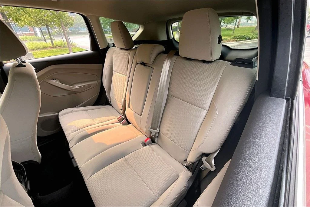 Used 2017 Red Ford SE image 29