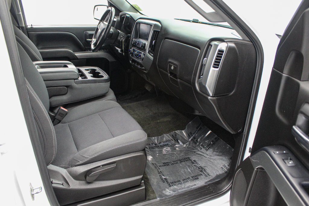 Used 2018 White Chevrolet LT image 19