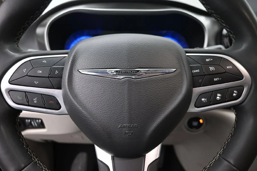 Used 2024 Black Chrysler Touring L image 19