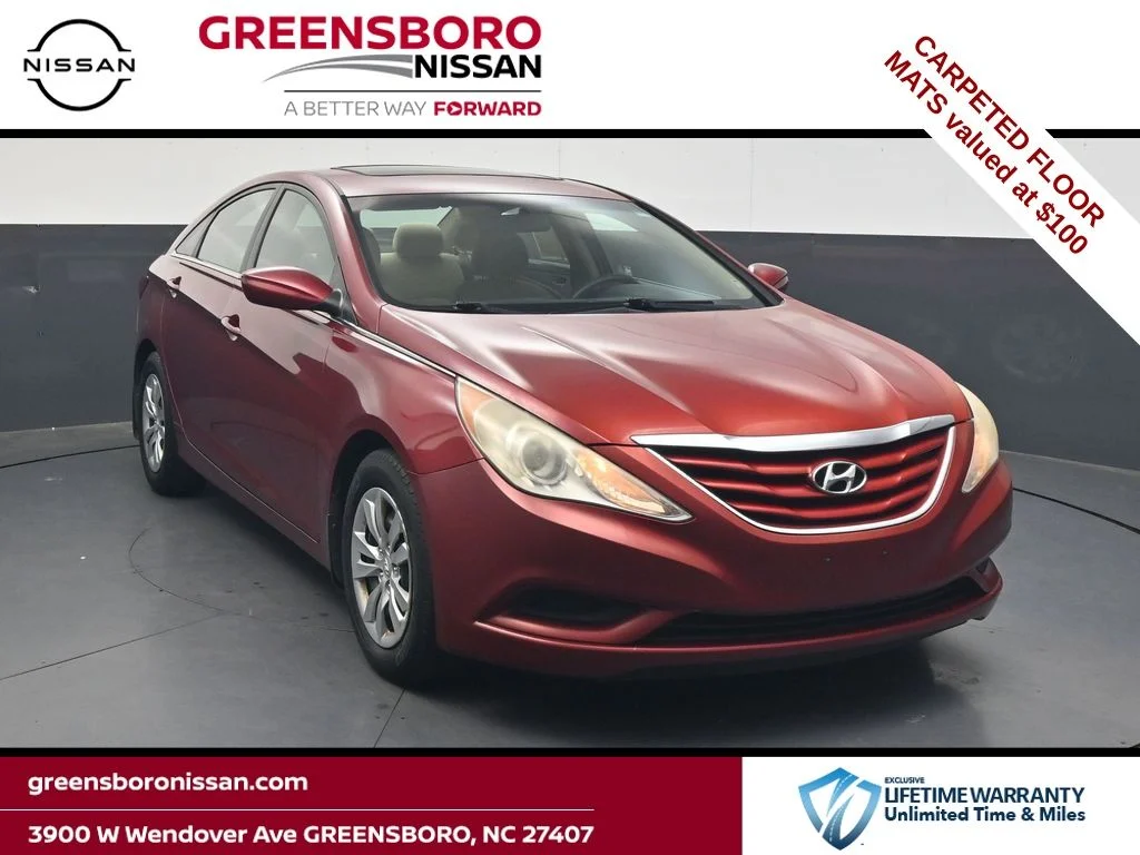 Used 2011 Red Hyundai GLS image 1