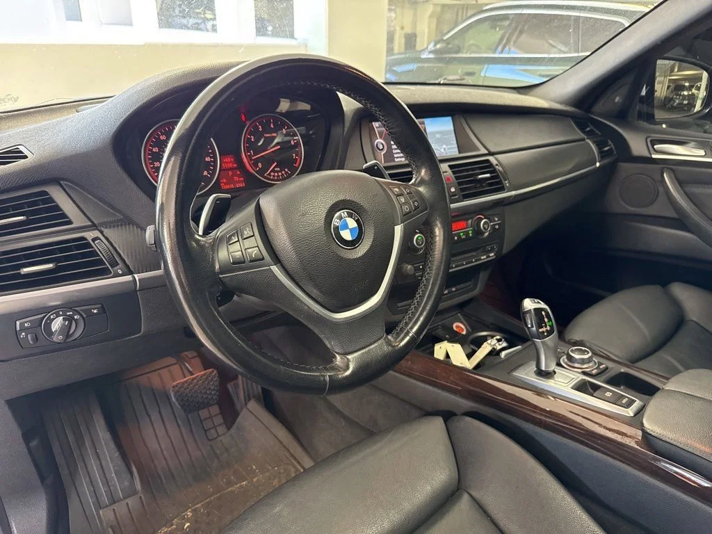 Used 2013 Titanium Silver Metallic BMW xDrive35i image 11