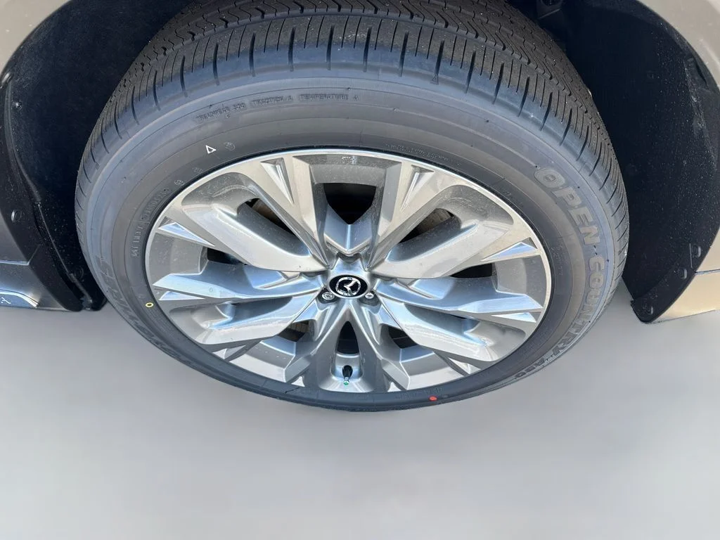 New 2026 Platinum Mazda 3.3 Turbo Premium Plus image 35