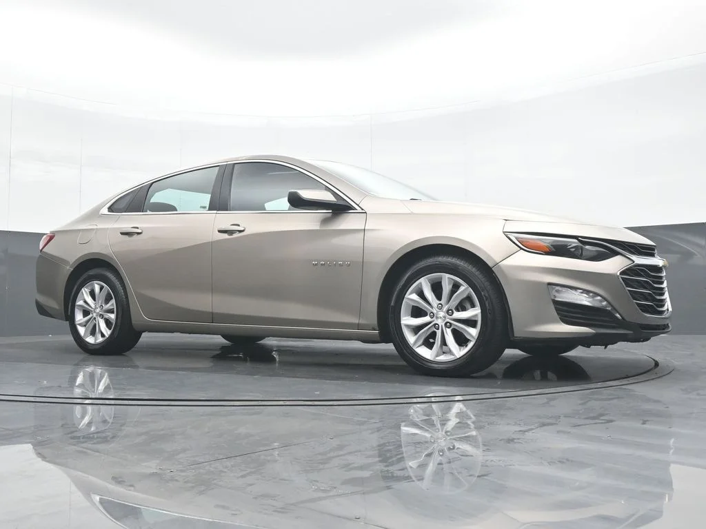 Used 2022 Gray Chevrolet LT image 32