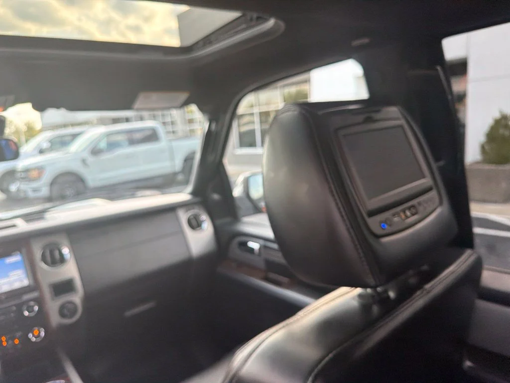 Used 2016 Magnetic Metallic Ford Platinum image 17