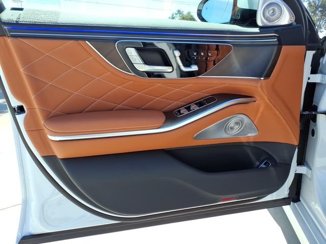 New 2027 White Mercedes-Benz S 580 image 12