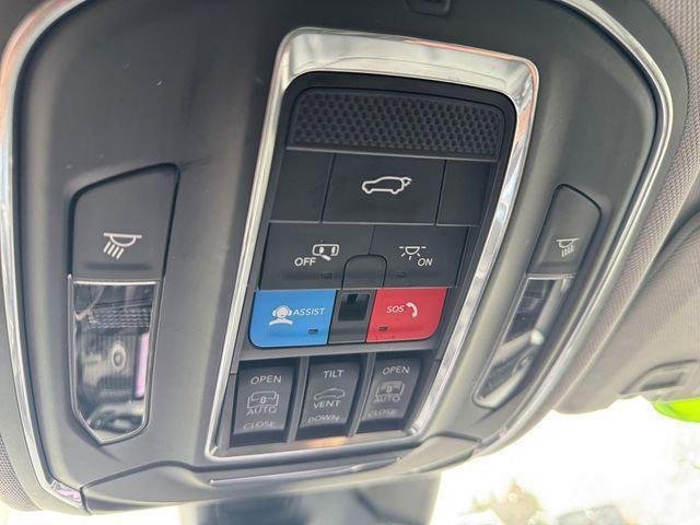 Used 2022 Bright White Clearcoat Jeep Limited image 27