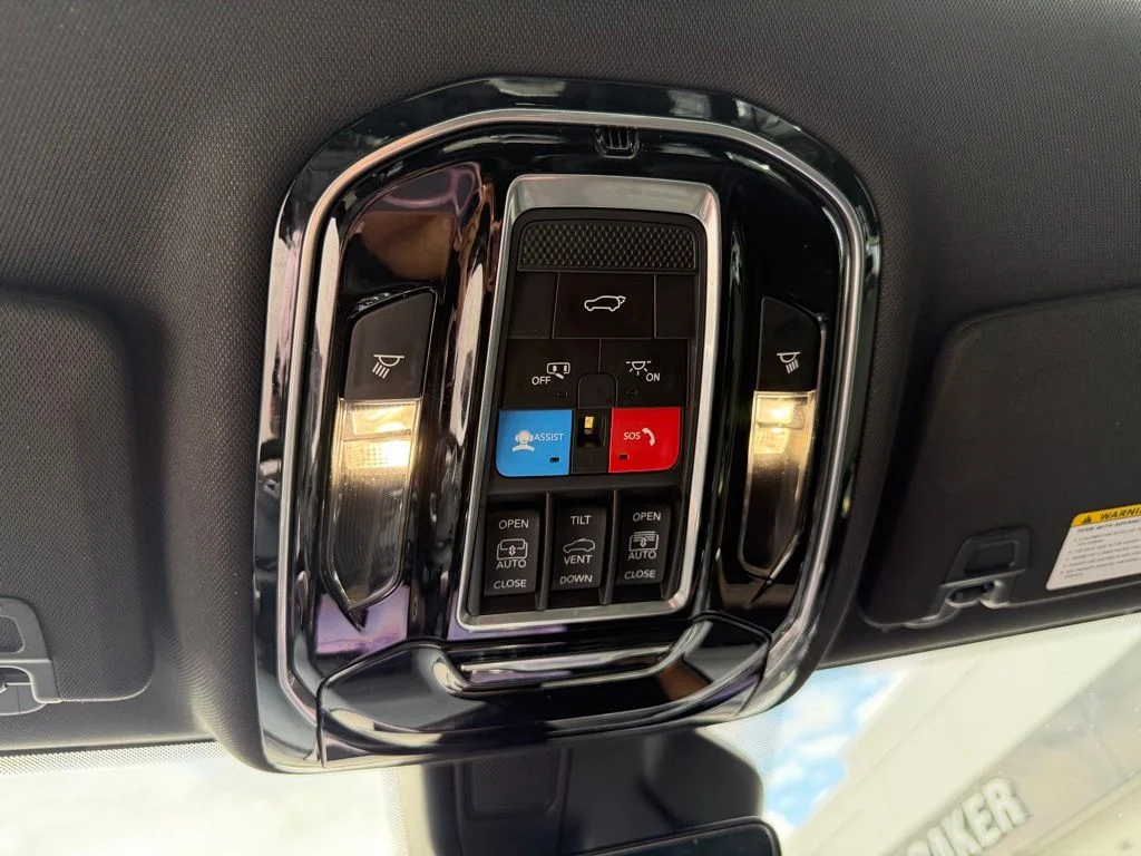 Used 2022 Velvet Jeep Summit image 12