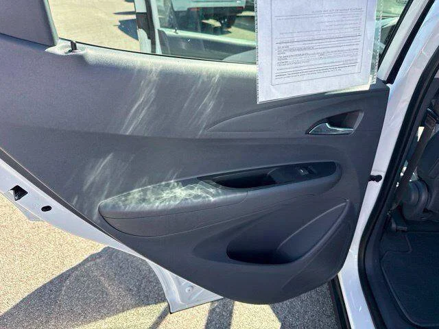 Used 2017 White Chevrolet LT image 27