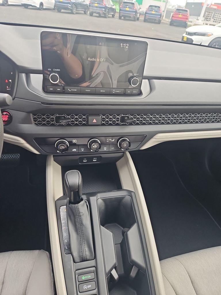 2025 Honda Accord LX - Photo 14