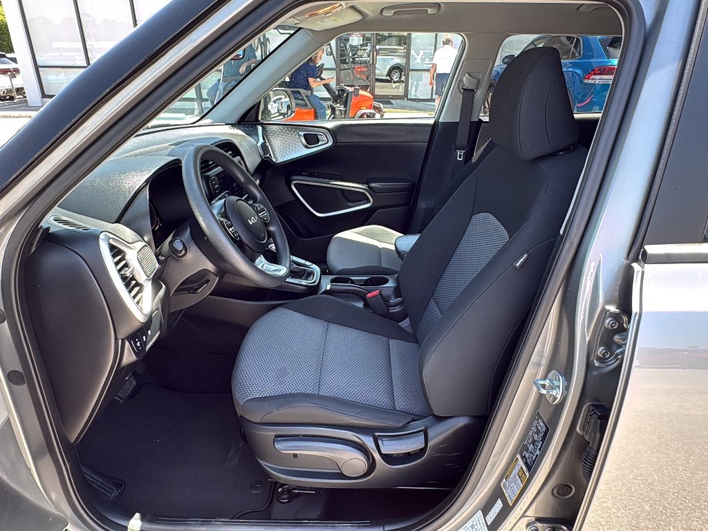 Used 2024 GRAY Kia LX image 14