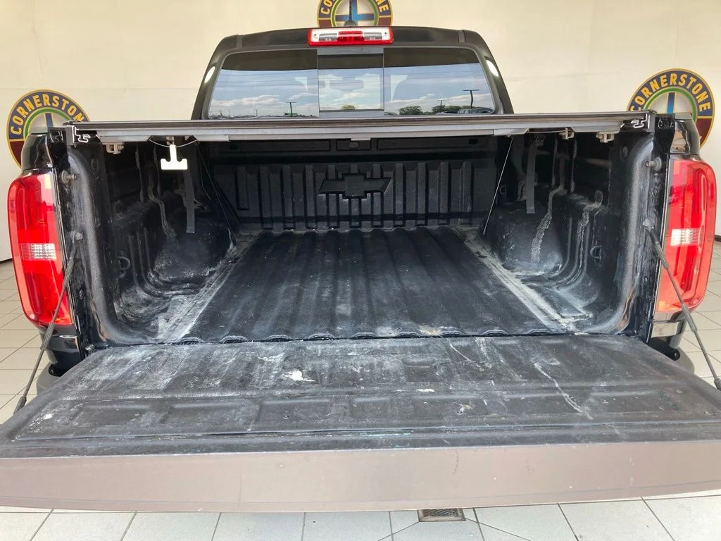 Used 2022 Black Chevrolet Z71 image 23