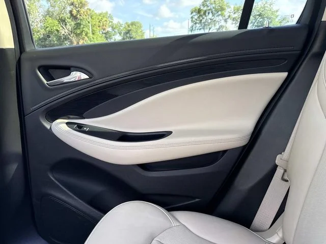 Used 2018 Red Buick Premium II image 17