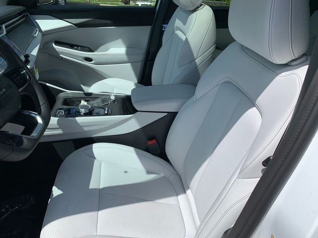 New 2026 Bright White Clear-Coat Exterior Paint Jeep Limited image 11