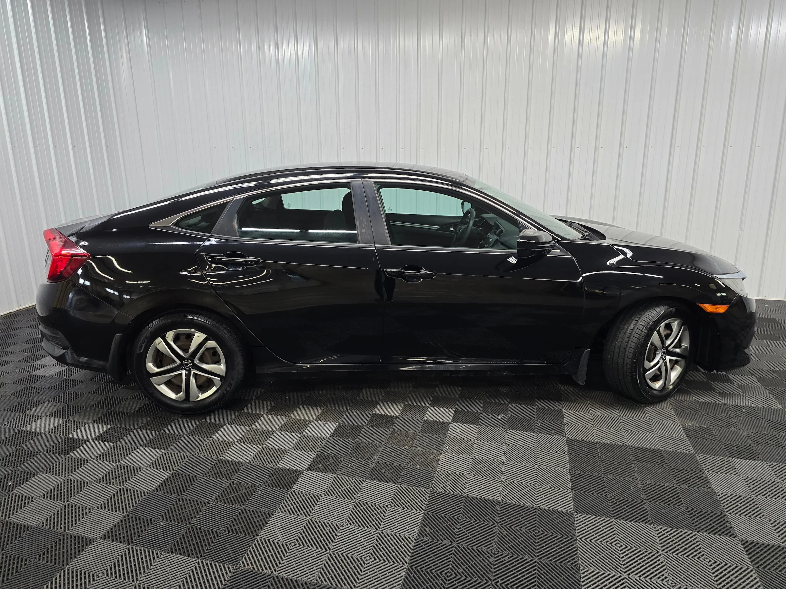 Used 2016 Black Honda LX image 2