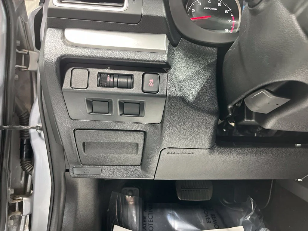 Used 2016 Ice Silver Metallic Subaru 2.0i Sport Premium image 13