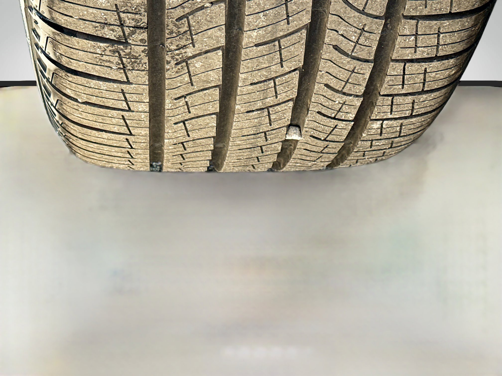 New 2026 Batumi Gold Land Rover SE image 42