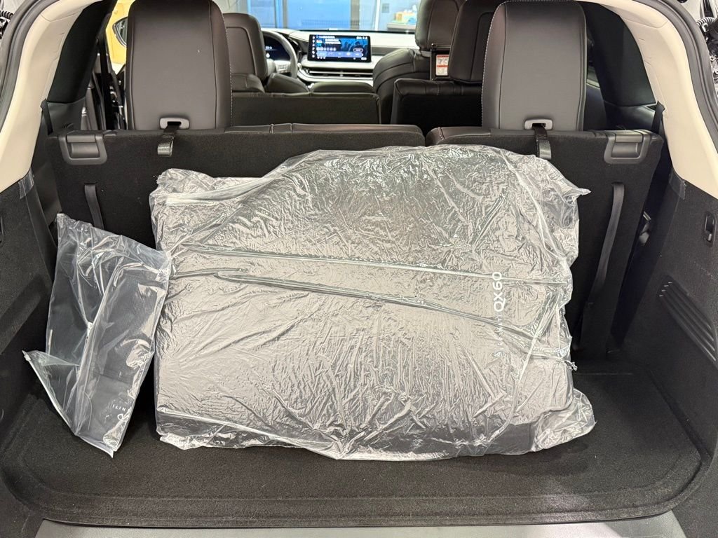 Certified Used 2026 Mineral Black INFINITI LUXE image 26