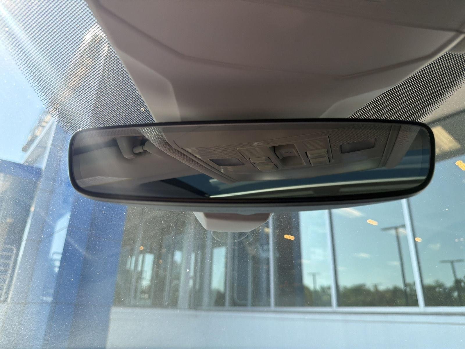 Used 2024 Pyrite Silver Metallic Volkswagen SE image 25