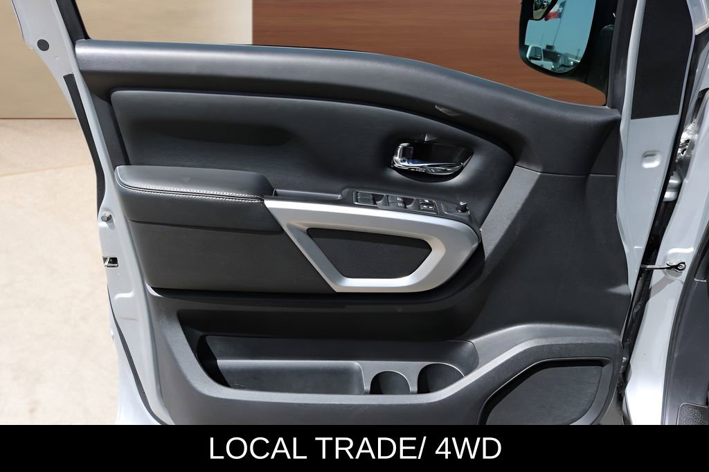 Used 2018 Silver Nissan PRO-4X image 11