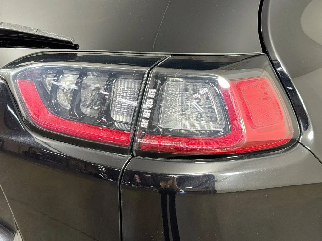 Used 2019 Black Jeep Latitude Plus image 33