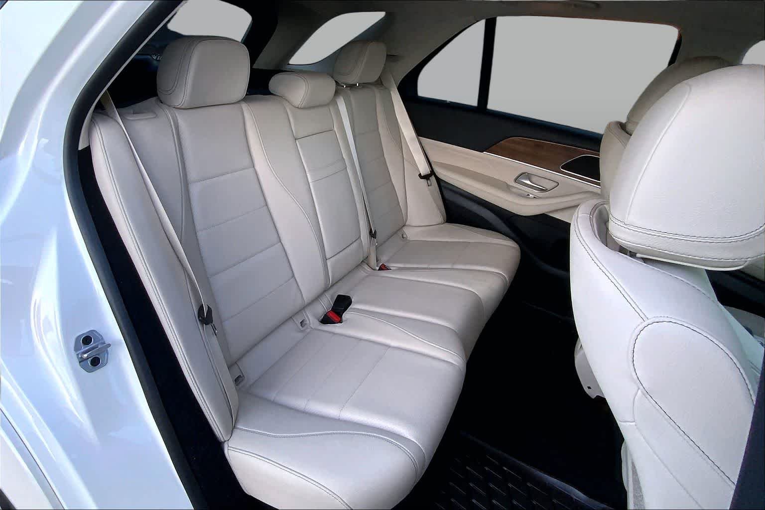 Used 2024 MANUFAKTUR Diamond White Metallic Mercedes-Benz GLE 450 image 19