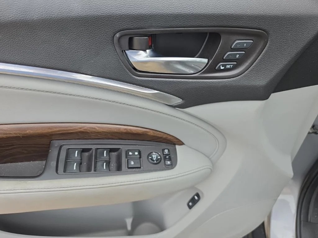 Used 2019 Silver Acura 3.5L Advance Package image 18
