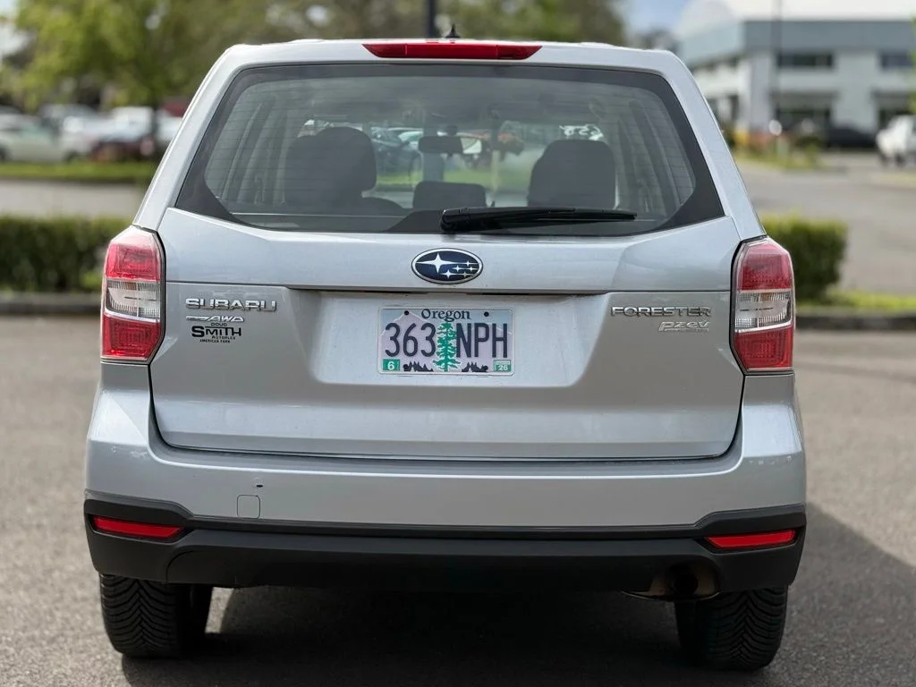 Used 2014 Silver Subaru 2.5i image 4